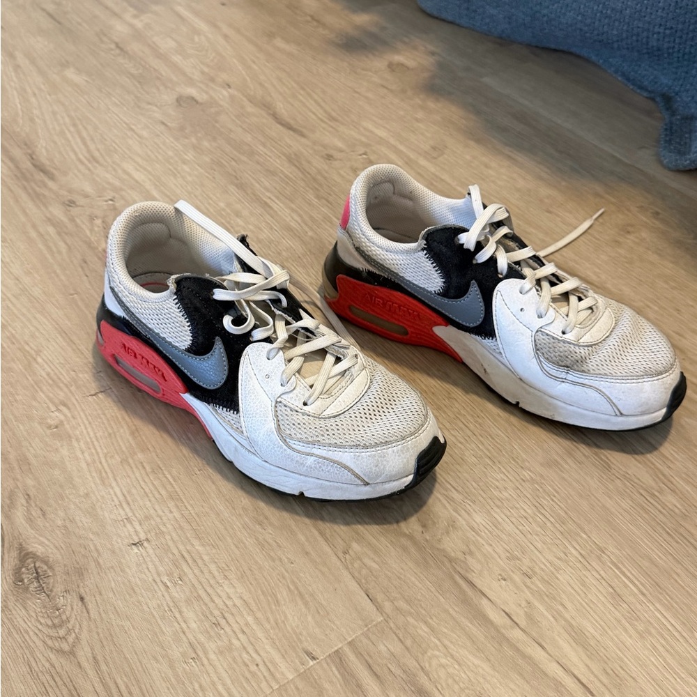 Nike Kids' White & Pink/Red Air Max-Style Running Shoes Excee